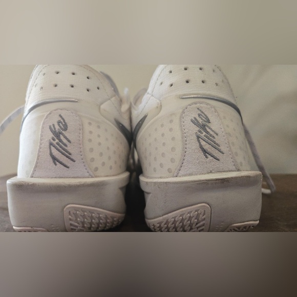 Nike White and Gray Athletic Shoes - Picture 4 of 6